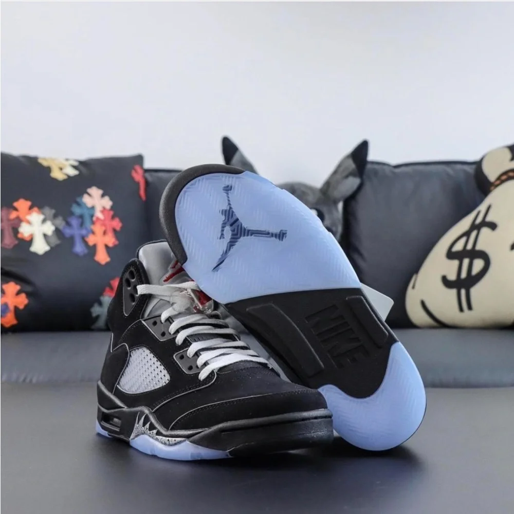 Jordan 5 Metallic Reimagined - Picture 3 of 5